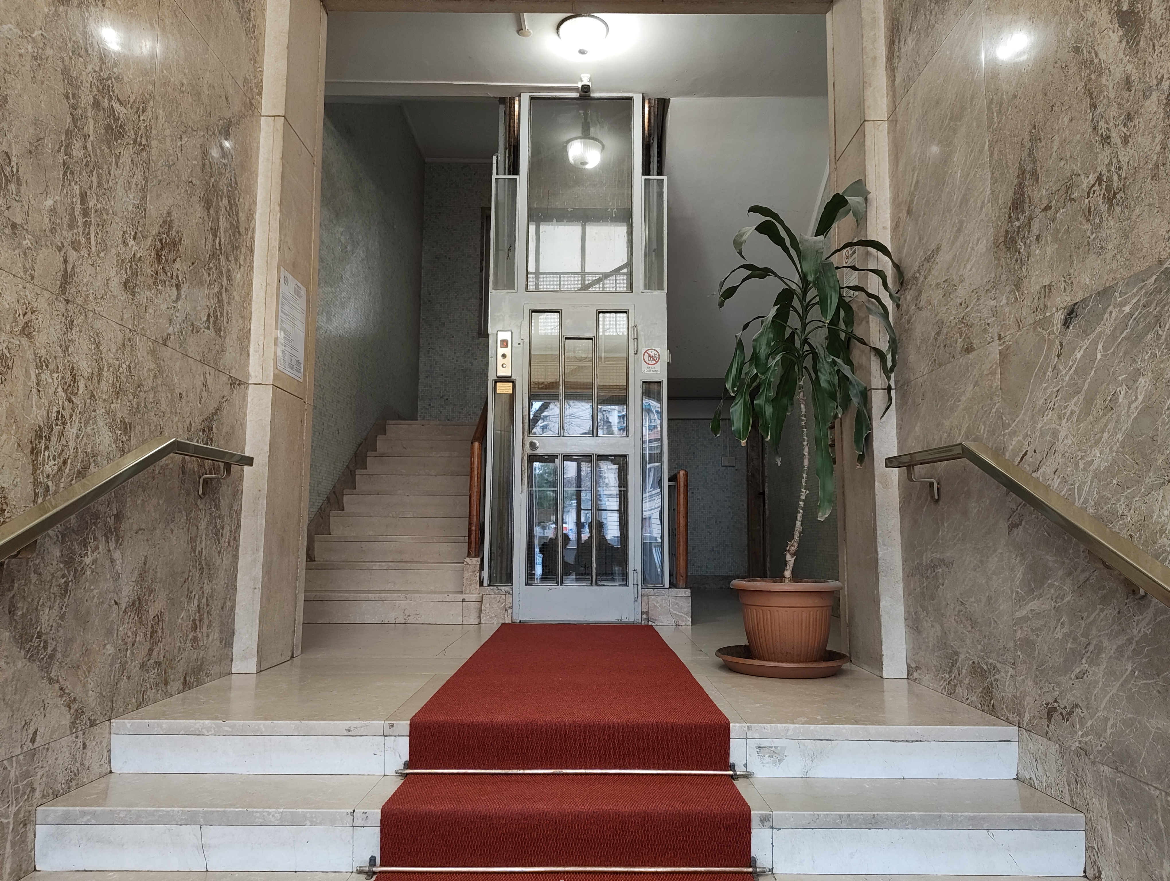 Genova <br><span style="font-size:20px;"> Piazza Brignole, 3</span>