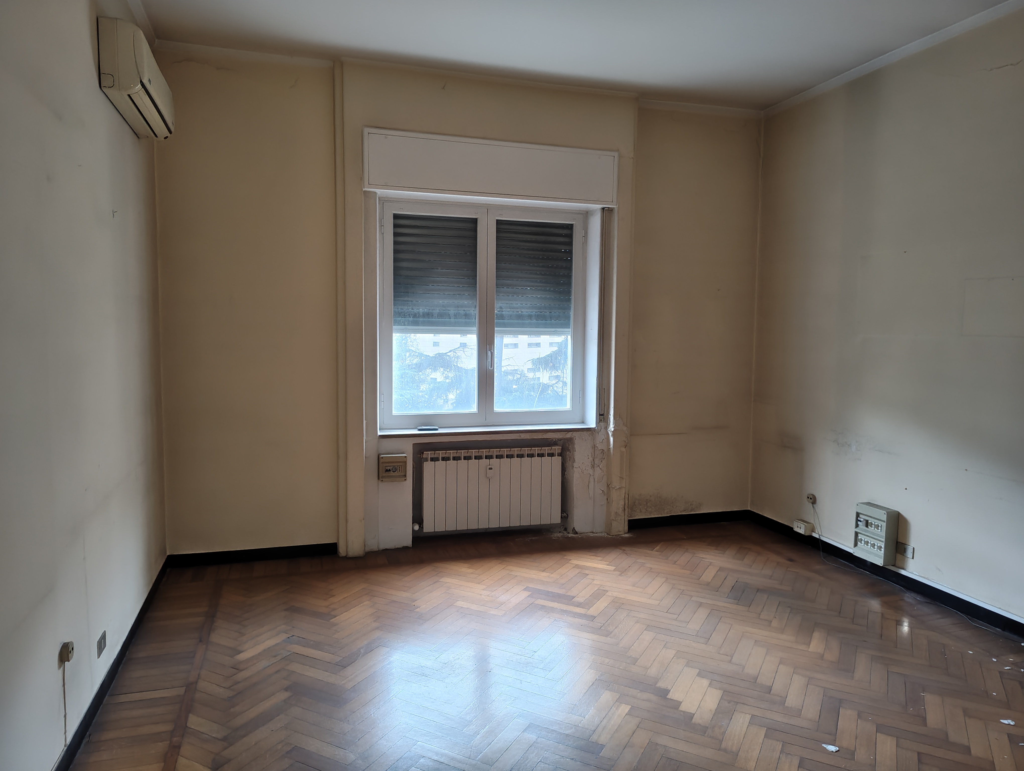 Genova <br><span style="font-size:20px;"> Piazza Brignole, 3</span>