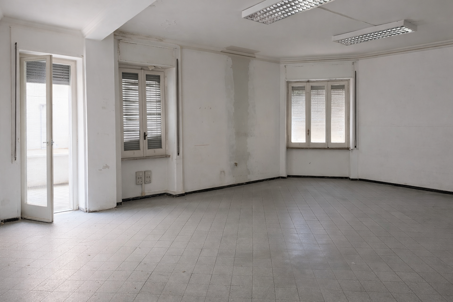 Napoli <br><span style="font-size:20px;">Via Lomonaco, 3