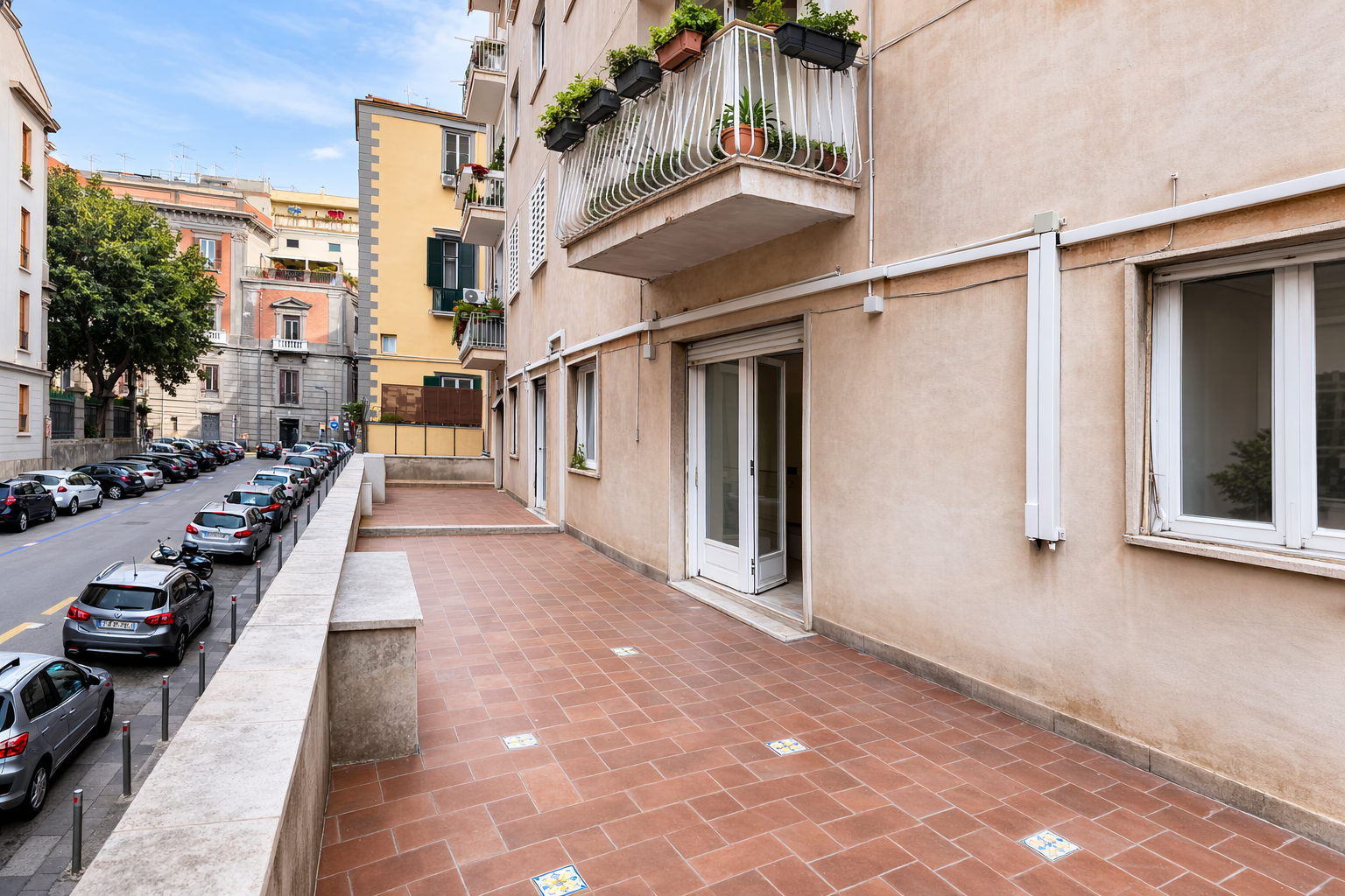 Napoli <br><span style="font-size:20px;">Via Lomonaco, 3