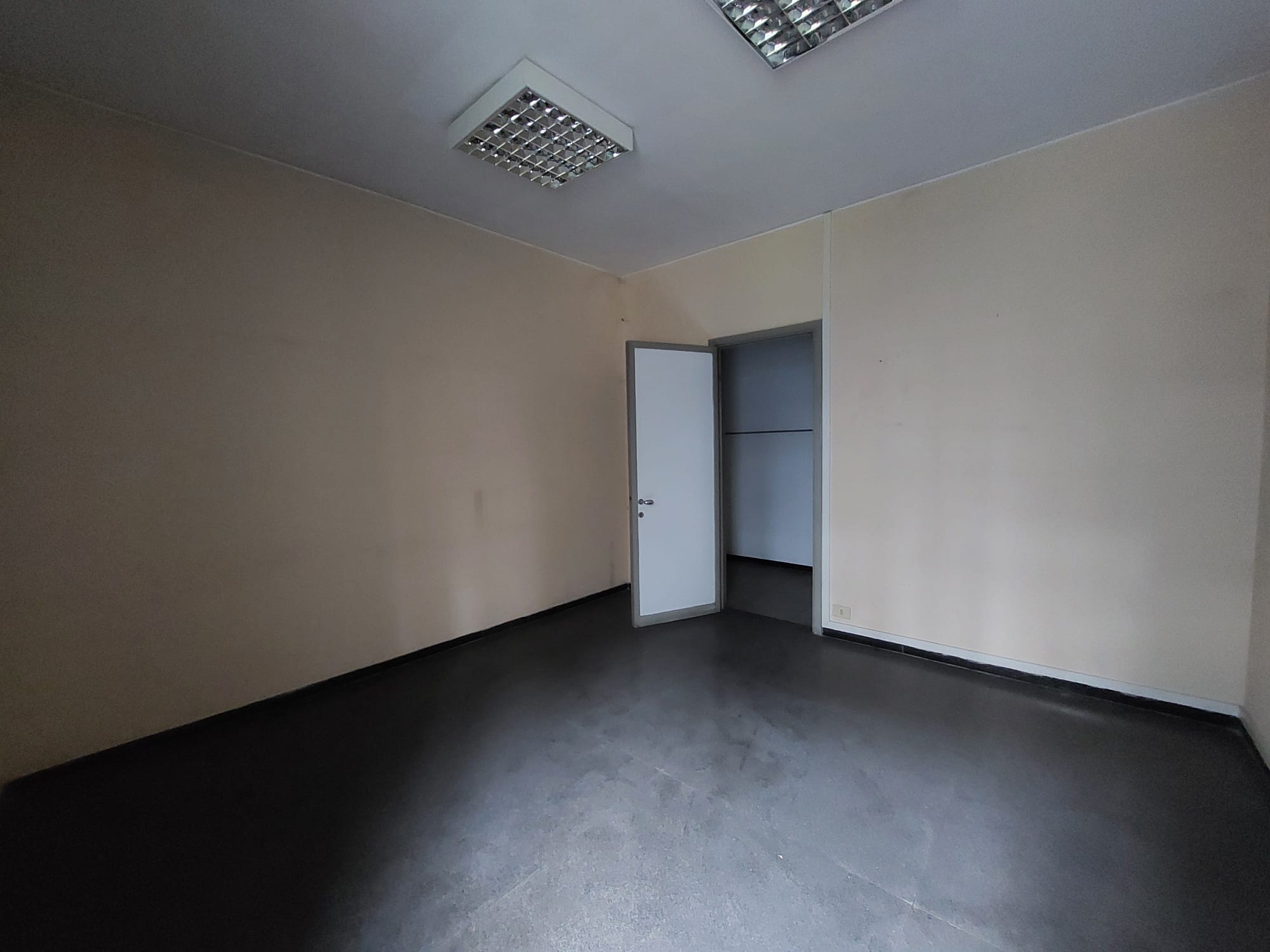 Como<br><span style="font-size:20px;">Viale Giulio Cesare, 17</span>