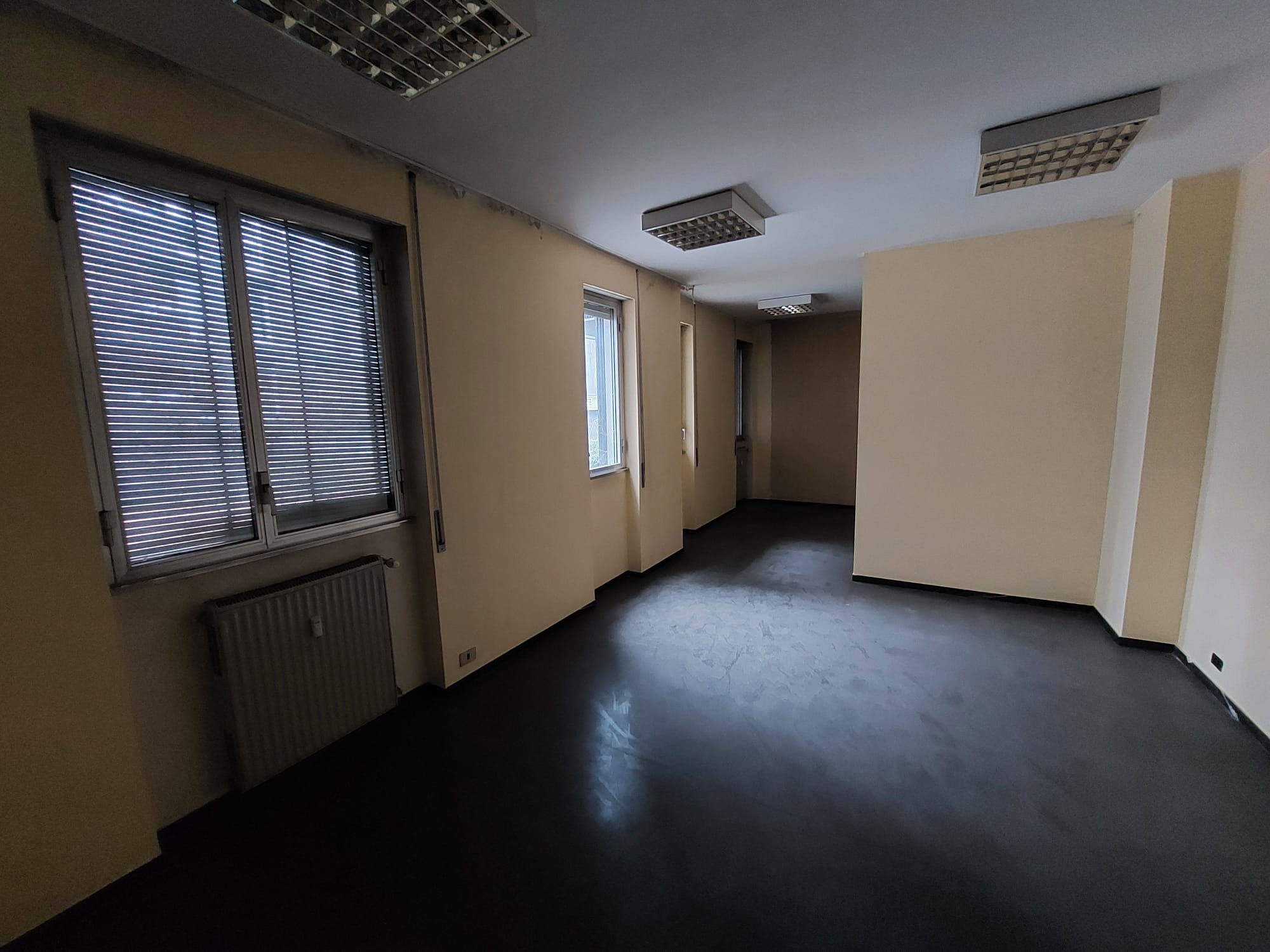 Como<br><span style="font-size:20px;">Viale Giulio Cesare, 17</span>