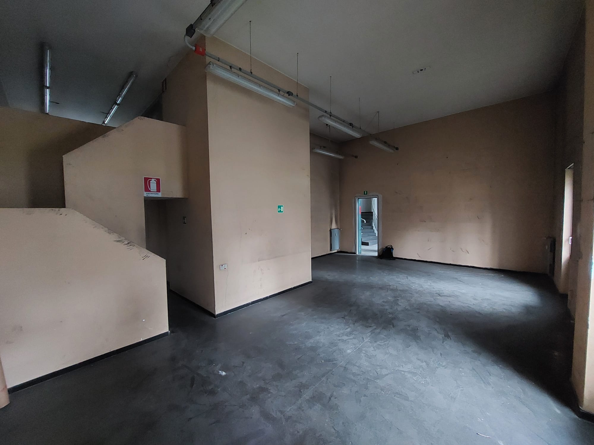 Como<br><span style="font-size:20px;">Viale Giulio Cesare, 17</span>