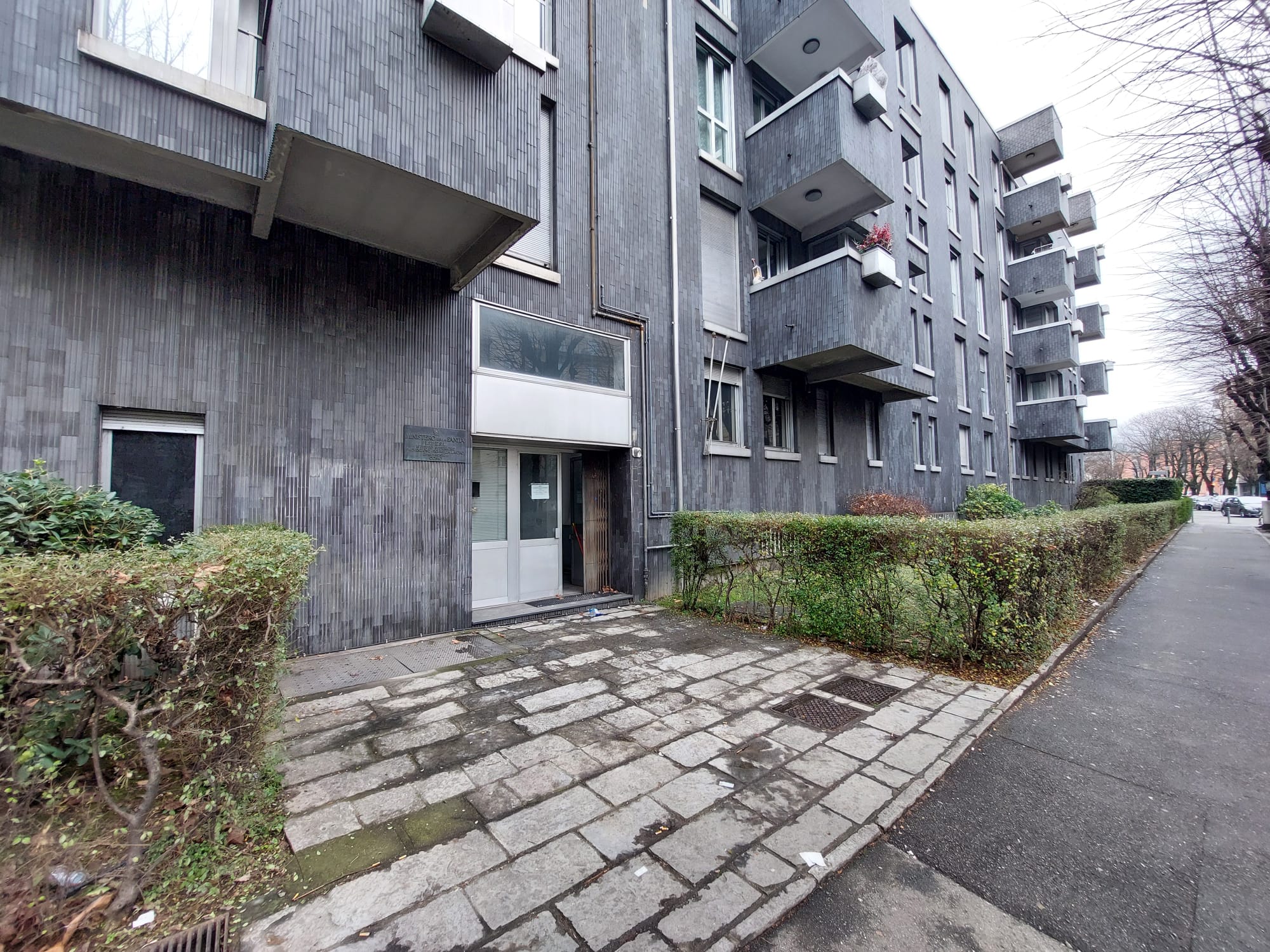 Como<br><span style="font-size:20px;">Viale Giulio Cesare, 17</span>