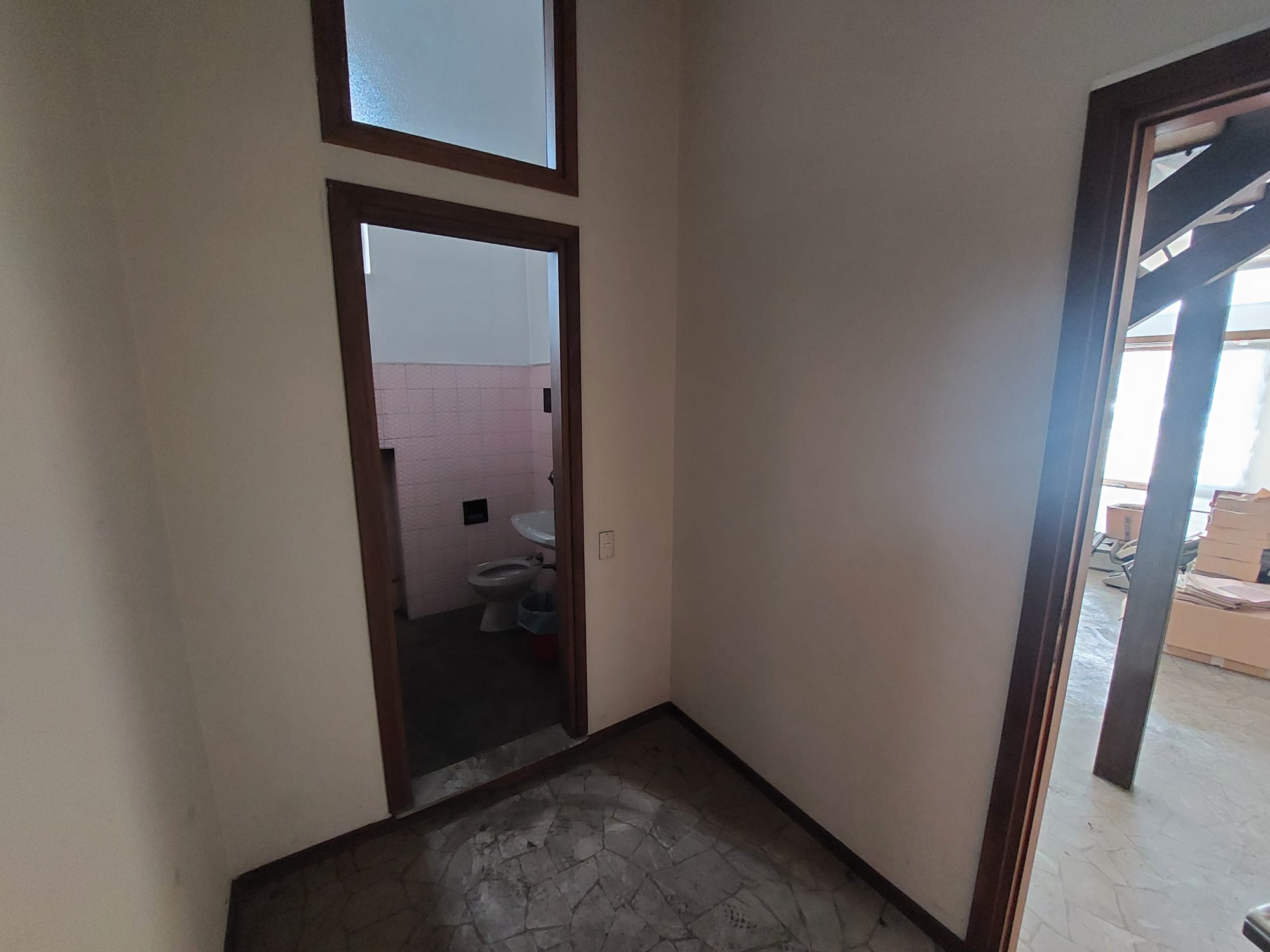 Varese <br><span style="font-size:20px;">Via Speroni 5</span>