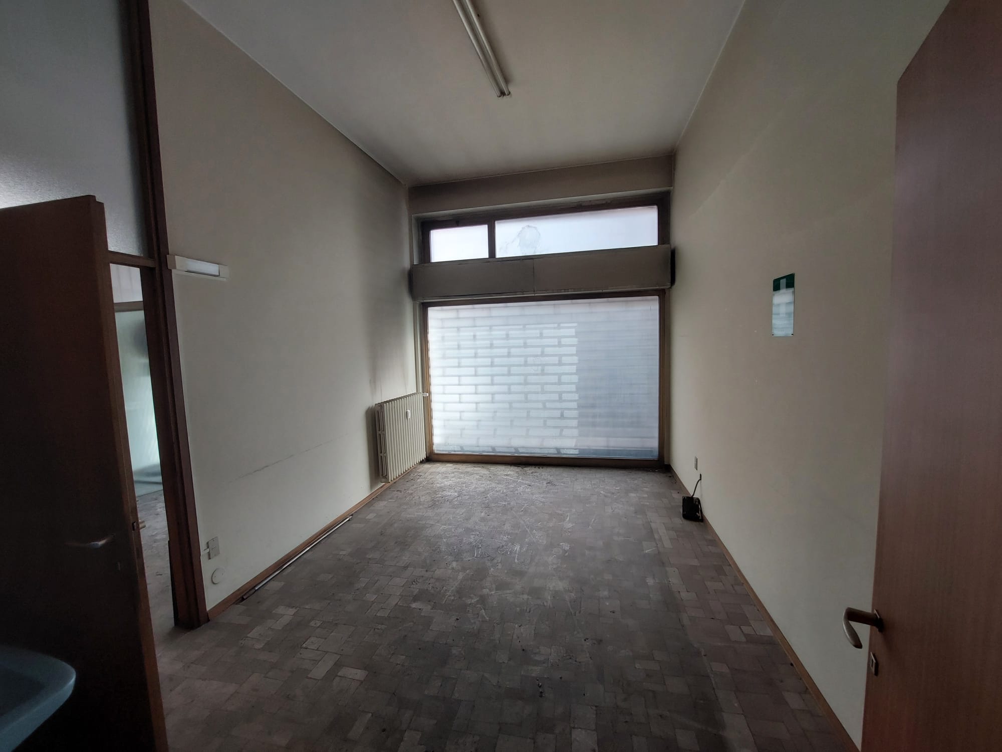 Varese <br><span style="font-size:20px;">Via Speroni 5</span>