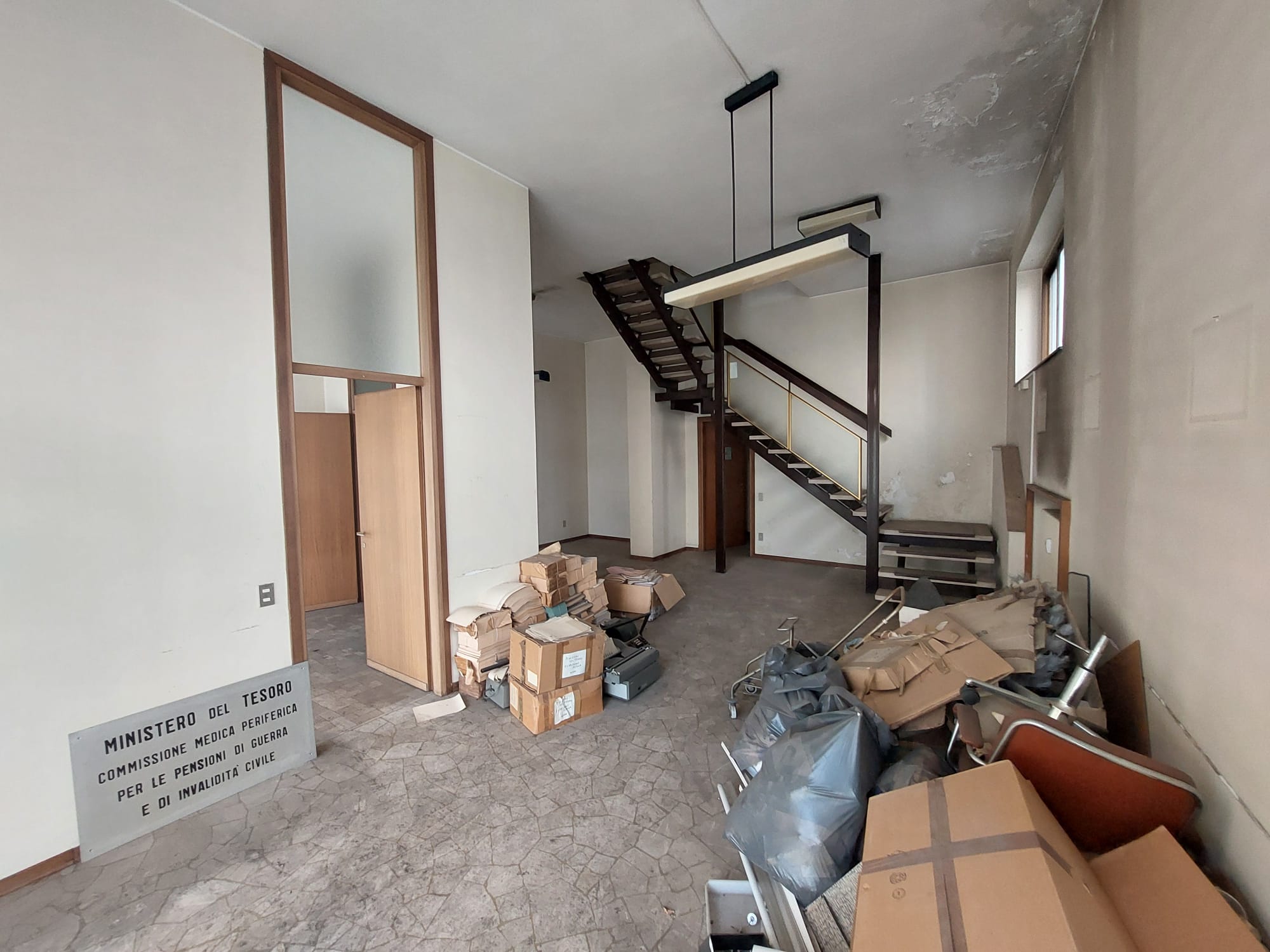 Varese <br><span style="font-size:20px;">Via Speroni 5</span>