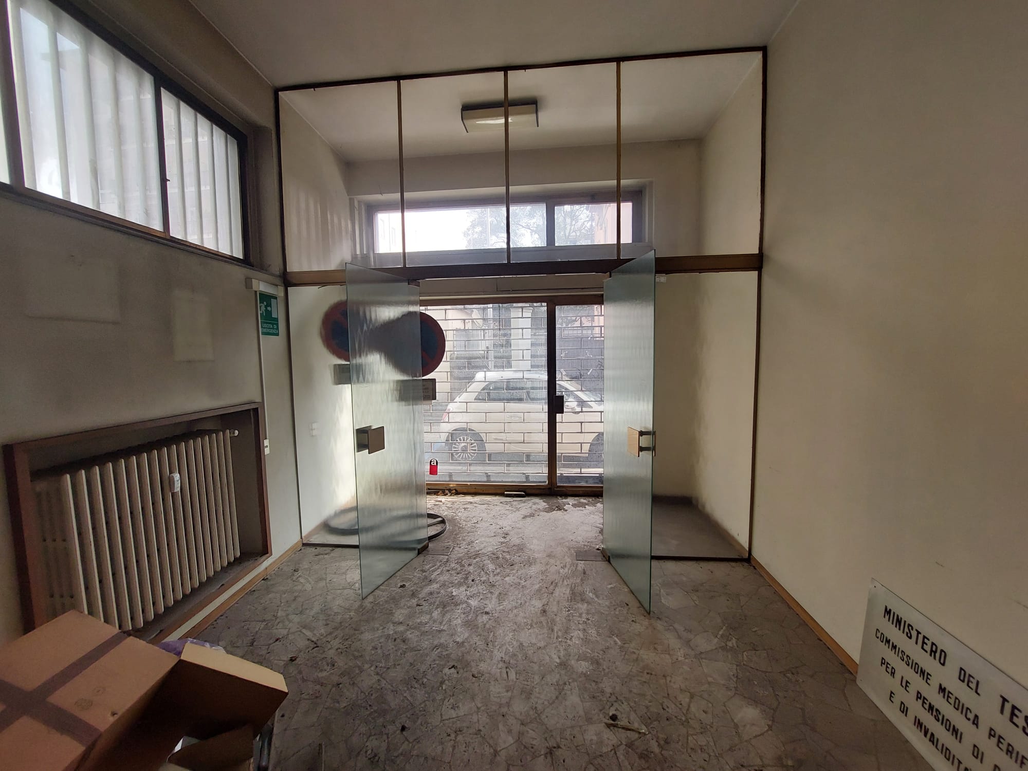 Varese <br><span style="font-size:20px;">Via Speroni 5</span>